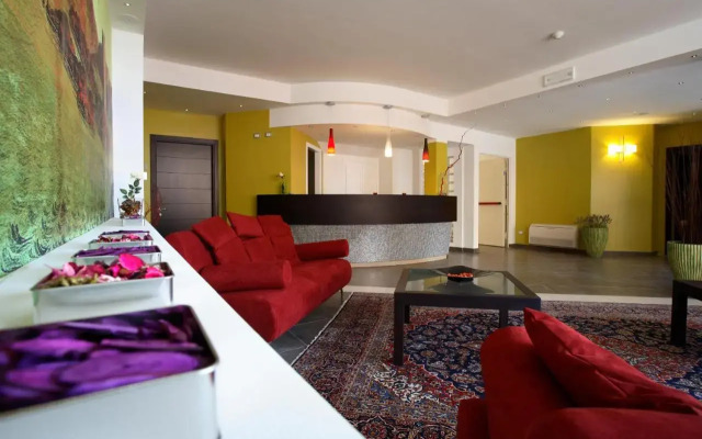 Janus Hotel