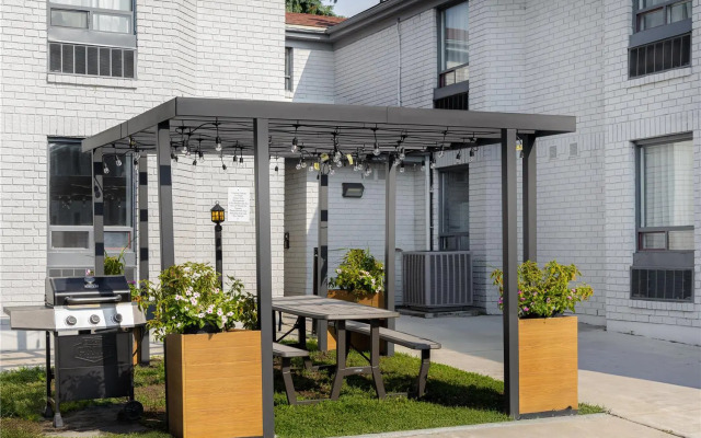 Spark by Hilton Brockville