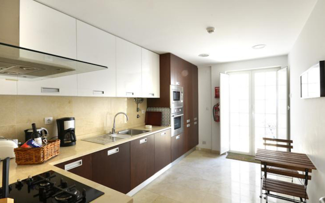 Alfama Modern Two-Bedroom Apartment w/ River View and Parking - by LU Holidays