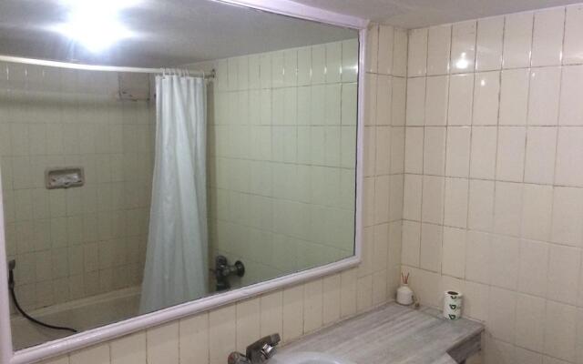SRM Hotel Maraimalai Nagar