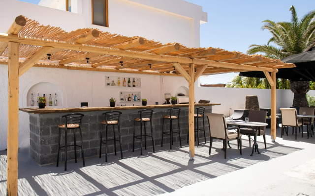 Bios Santorini Vegan - Vegetarian Boutique Hotel 