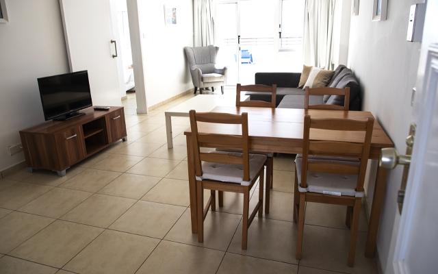 Sun Hall Beach Hotel Apts.