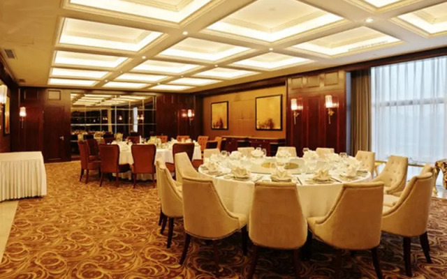 Yangzhou Convention Center(Mingyue Lake Store)