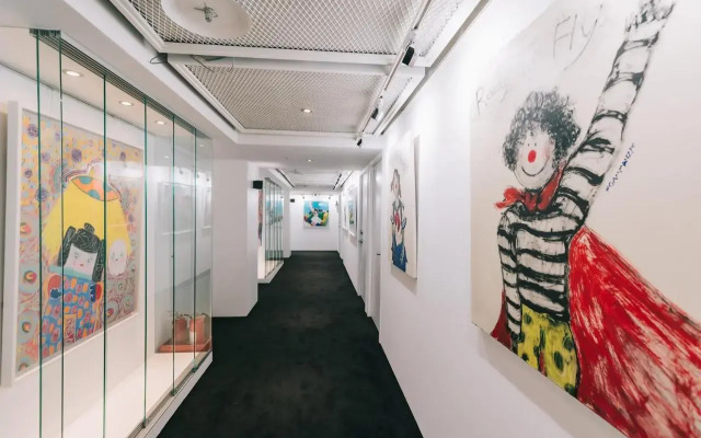 Meistay Art Gallery Hotel