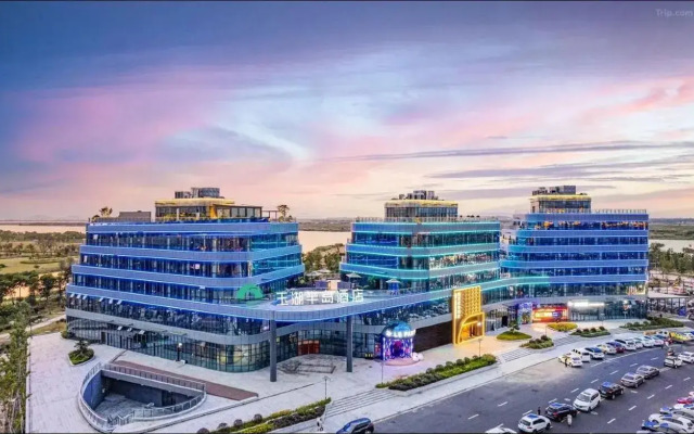 Yuhu Peninsula Hotel (Yuhuan Wanda Plaza Convention and Exhibition Center)