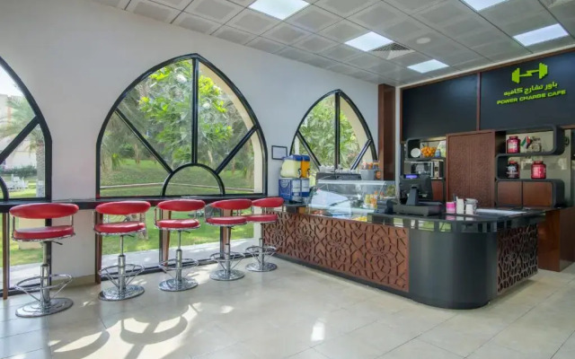 Metropolitan Al Mafraq Hotel