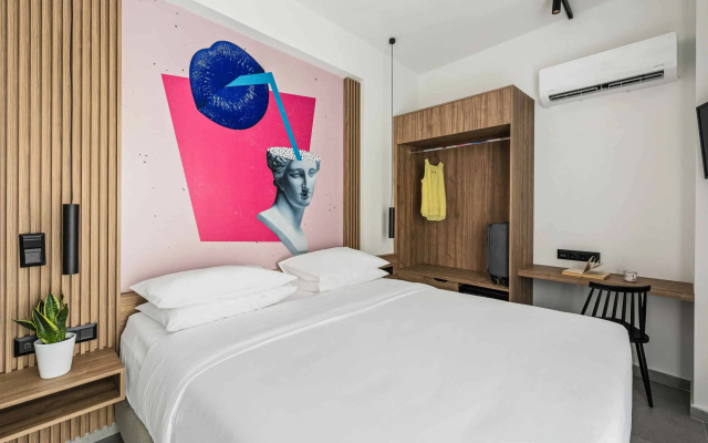 The Q Hotel