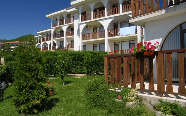 Briz-Seabreeze Hotel