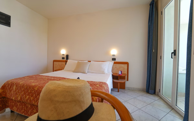 Отель Dasamo Dada Hotels