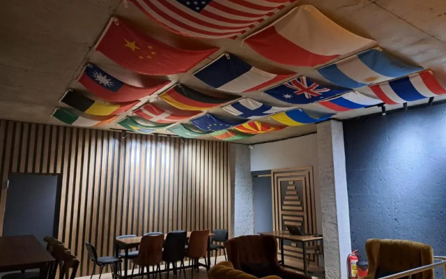 Karvi Hostel & Suites