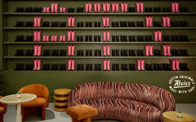 Downright Austin, A Renaissance Hotel