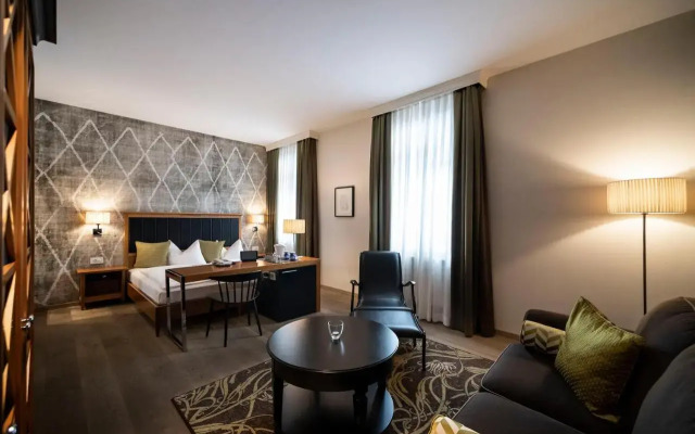 Post Hotel