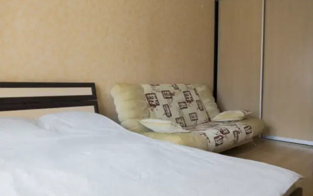 5-Ya Proseka Apartments