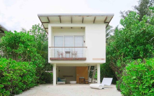 Holiday Inn Resort Kandooma Maldives - Kids Stay & Eat Free and DIVE FREE for Certified Divers for a minimum 3 nights stay