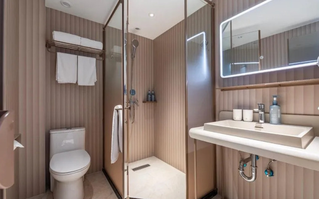 Hanting Express Shanghai Hongqiao Huqingping Road