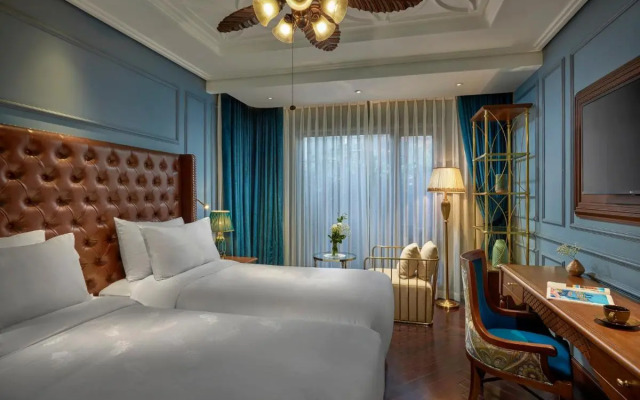 Peridot Grand Luxury Boutique Hotel