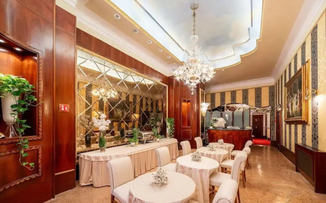 Colombina Hotel