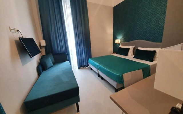 Maxim Axial Hotel