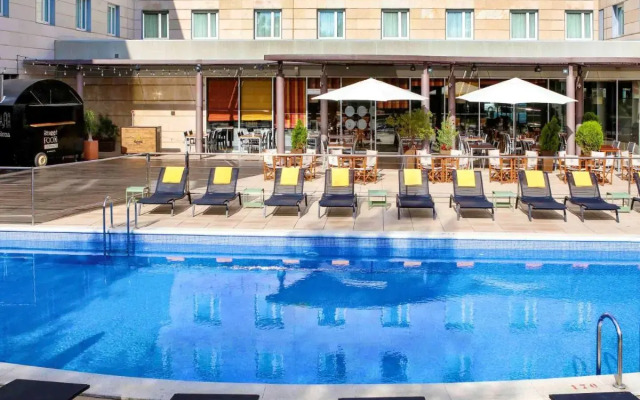 Отель Novotel Barcelona Cornella