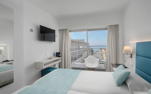 Alua Leo Hotel