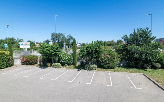 B&B HOTEL Avignon (1)