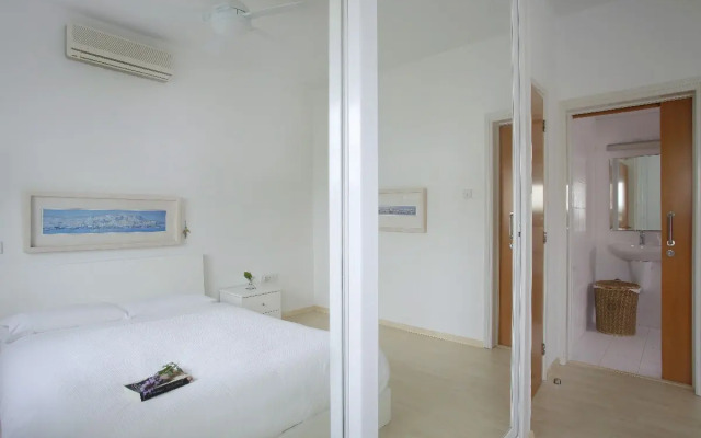 5 Br Villa - Leonies' By The Sea - Chg 8913