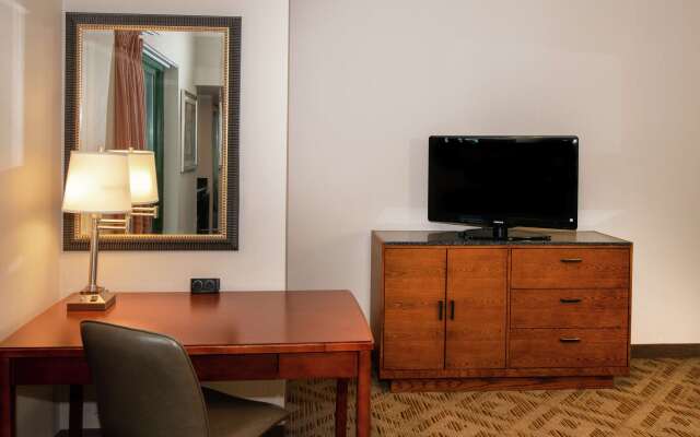 DoubleTree Suites by Hilton Hotel Philadelphia West