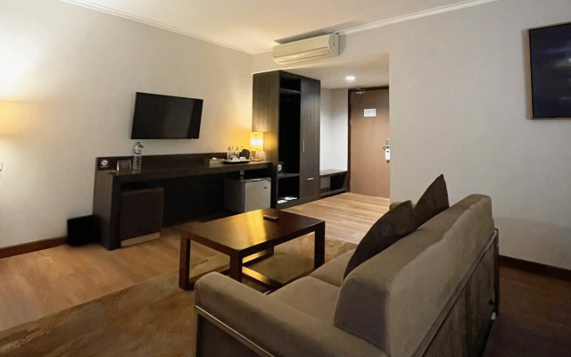 Bueno Colombo Hotel