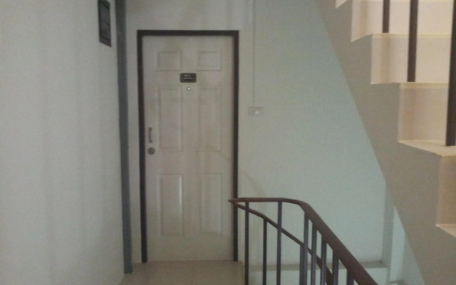 Bangsean Room Female Dormitory
