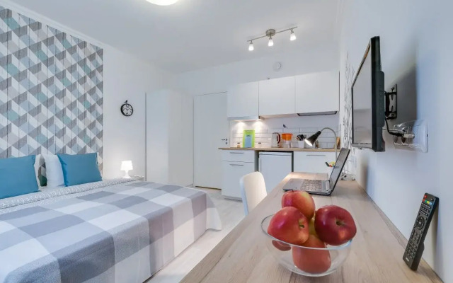 Na Esenina Apartments