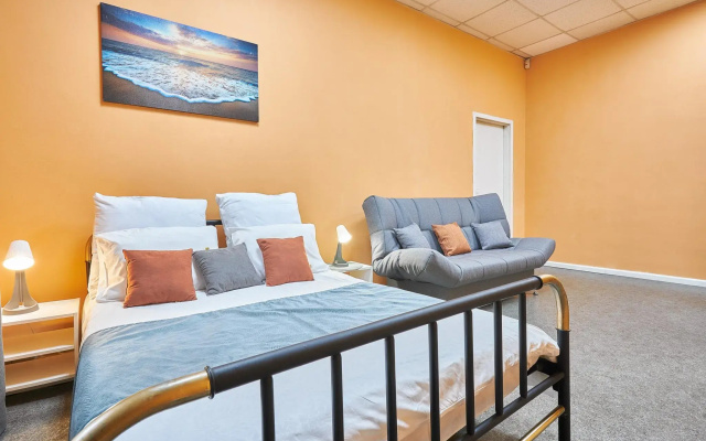 Apartamenty Scast'e zit' v centre Sevastopola na ul. Bol'saa Morskaa, d.41