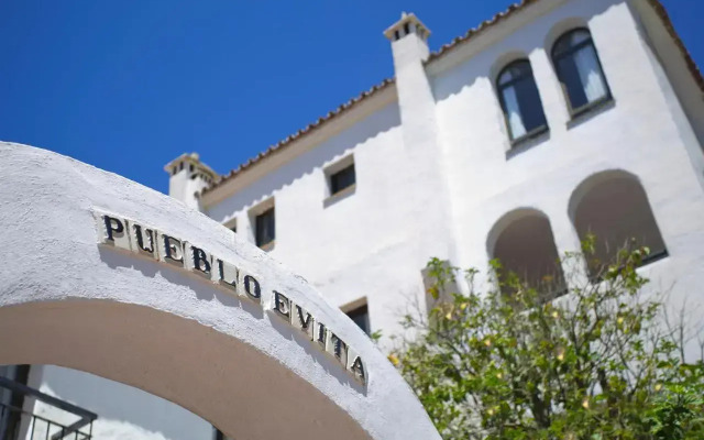 Pueblo Evita Club