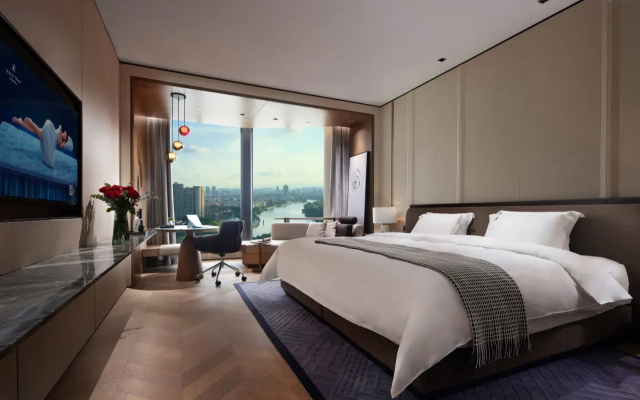 DeRUCCI Hotel (DongGuan BinJiang Stadium Station)