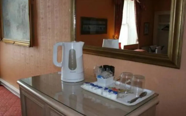 Averon House