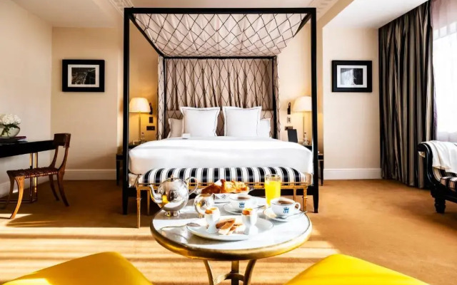 Hôtel de Berri Champs-Élysées, a Luxury Collection Hotel