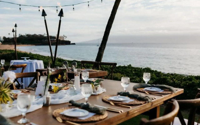 Royal Lahaina Resort & Bungalows