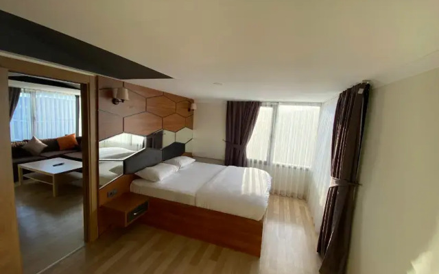 216 FB Suites