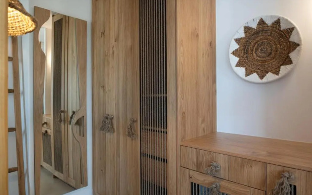 Kosmitis Suites & Villas