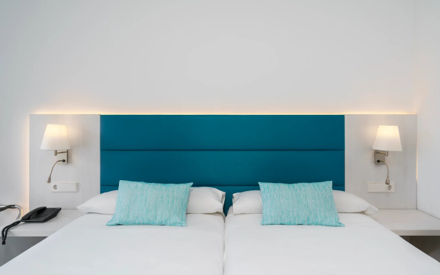 Alua Leo Hotel
