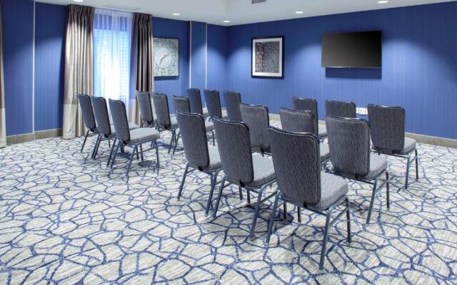 Hampton Inn & Suites Overland Park South