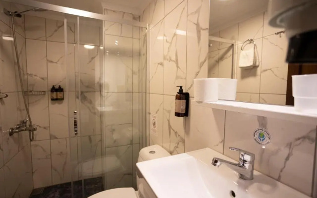 Tashkonak Studio Suites