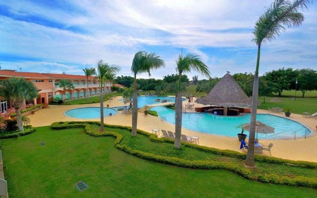 Hodelpa Garden Suites Golf & Convention Center