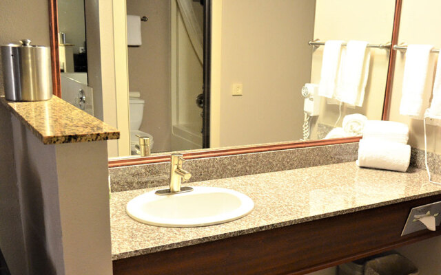 The Ashley Inn & Suites