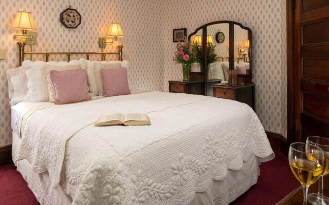 The Palmer House Inn