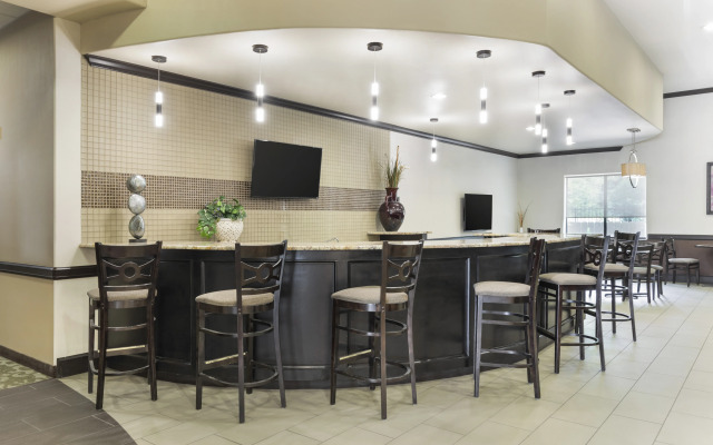 Best Western Plus Texoma Hotel & Suites