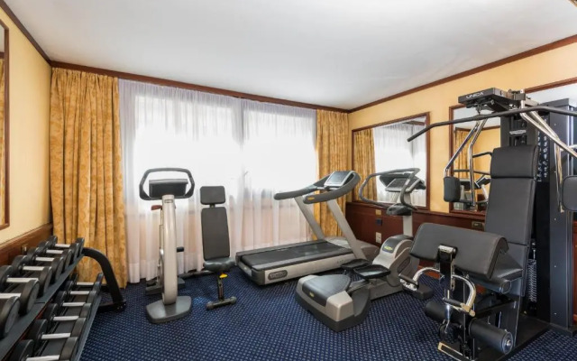 Отель Leonardo Hotel Milan City Center
