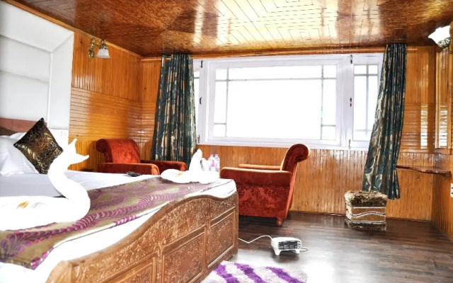 Paristan Resorts
