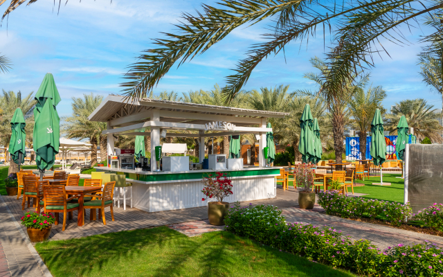 Al Habtoor Grand Resort Autograph Collection Hotel