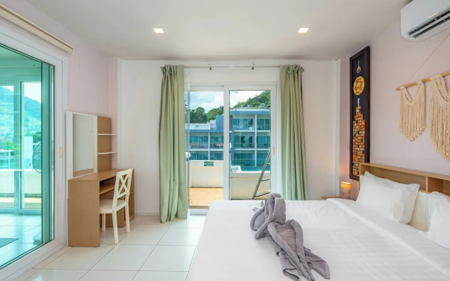 Kata Hill Sea View Hotel