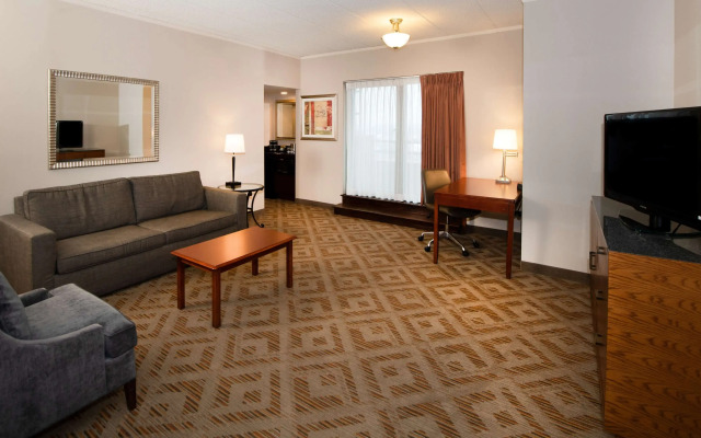 DoubleTree Suites by Hilton Hotel Philadelphia West